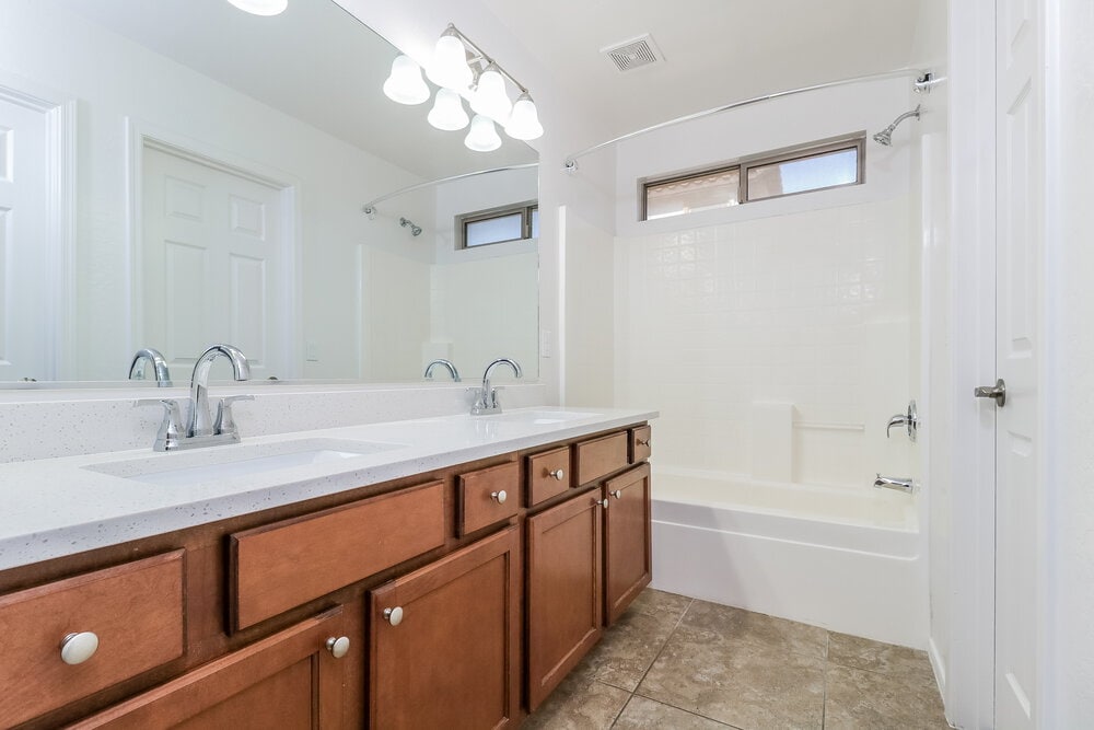 Building Photo - 11333 W Buchanan St