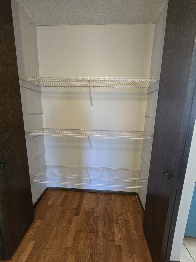 Building Photo - 1551 N Oberlin Cir