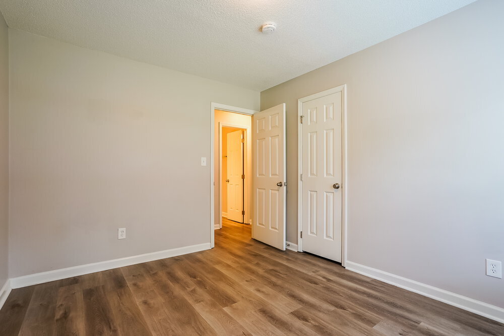 Building Photo - 303 Southampton Dr