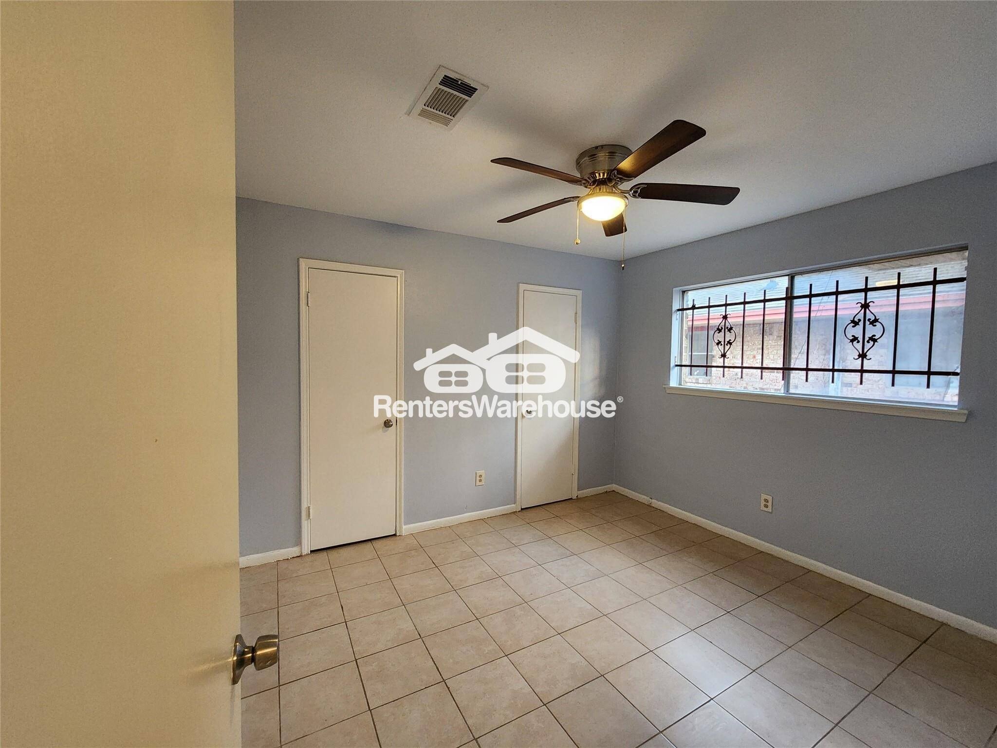 Building Photo - 9619 Guest St