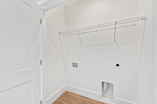 Building Photo - 503 N Walnut St