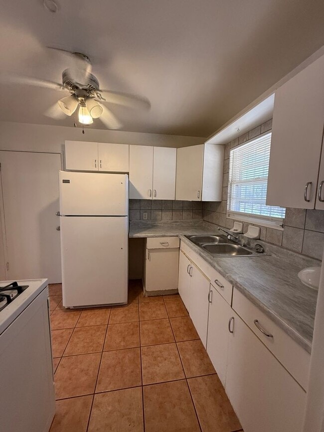 Building Photo - Charming 3-Bedroom Home in Central Tucson!