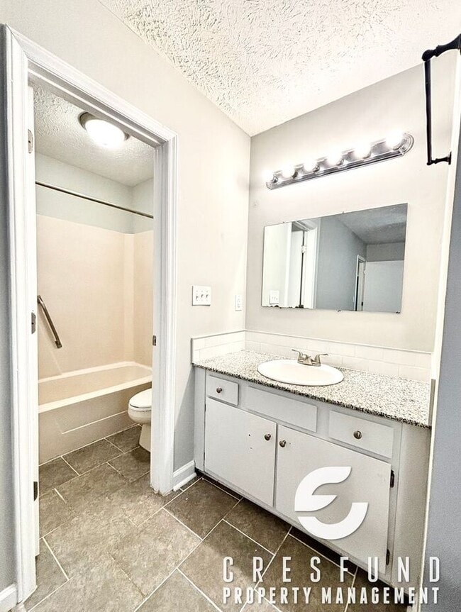 Building Photo - Coziest 3 Bed, 2 Bath - 15 MINUTES FROM YA...