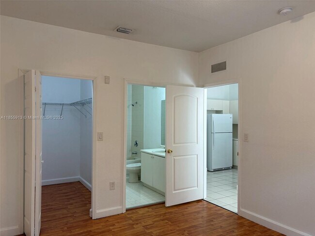 Building Photo - 1663 SE 27th Dr