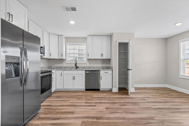 Building Photo - New Construction Three Bedroom!