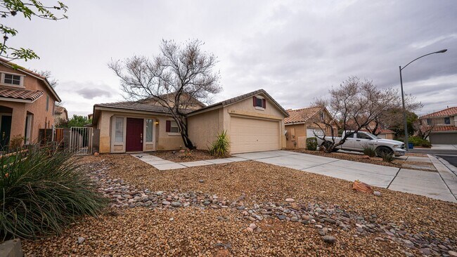 Building Photo - Beautiful Single Story Home with New Floor...