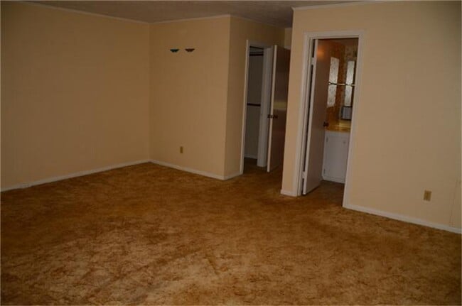 Building Photo - 2 BEDROOM 2.5 BATH TOWNHOME IN HUMBLE