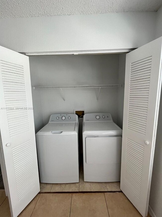 Building Photo - Spacious 2-bed, 2-bath apartment - Ponte Verde at Palm Beach Lakes