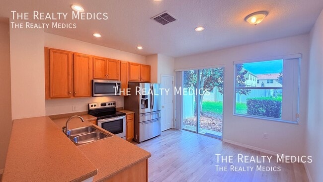 Building Photo - 5161 Regatta Dr