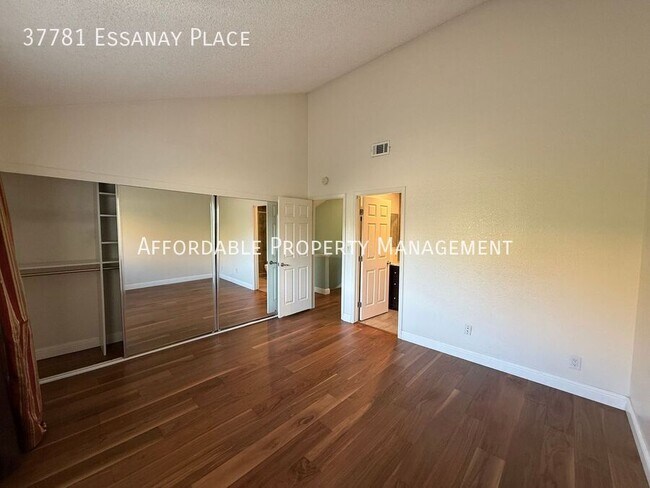 Building Photo - 37781 Essanay Pl