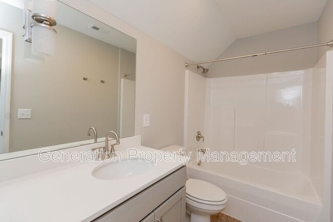 Building Photo - 590 Strong Ave