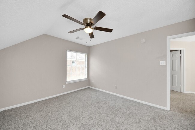 Building Photo - 1335 Crescent Pkwy Ct