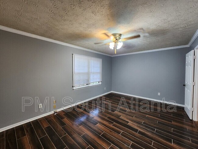 Building Photo - 143 Forrest Ave
