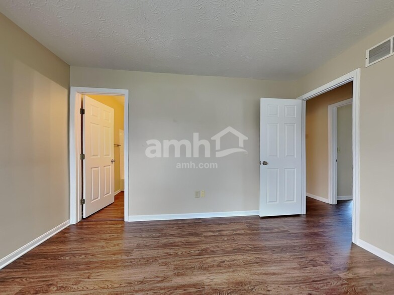 Building Photo - 30 Sandpiper Ct