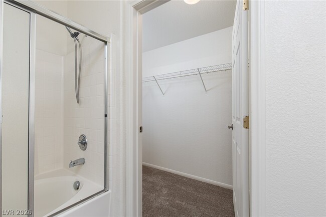 Building Photo - 5855 Valley Dr