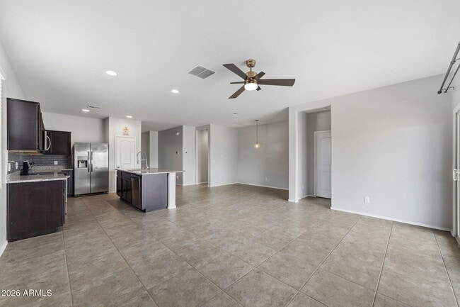 Building Photo - 17878 N Pietra Rd