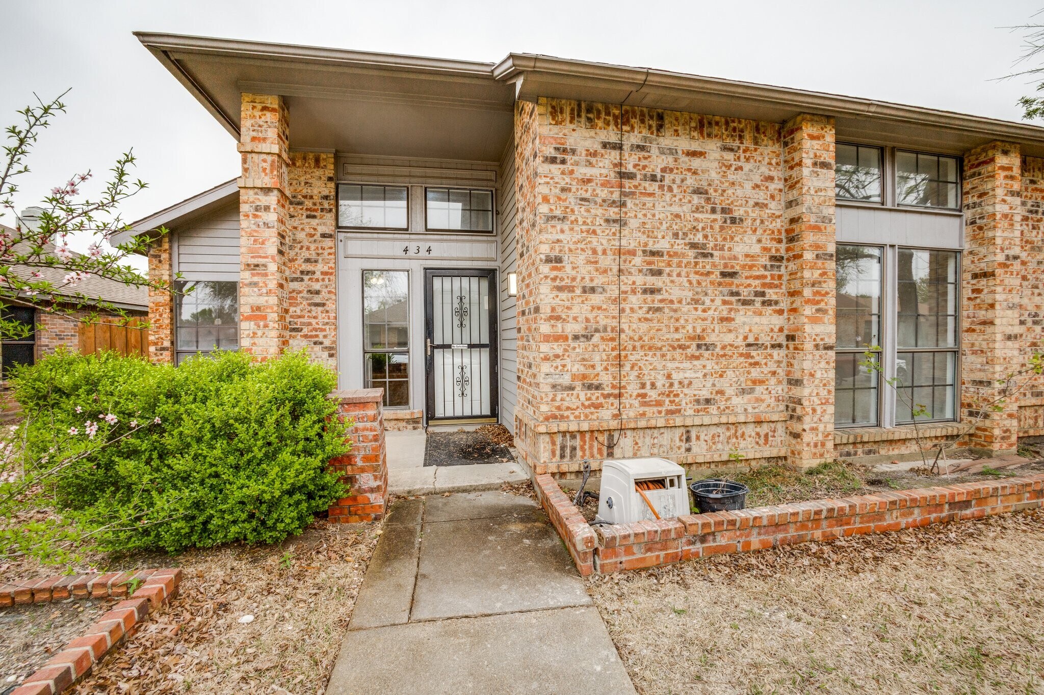 Building Photo - 434 Wellington Dr