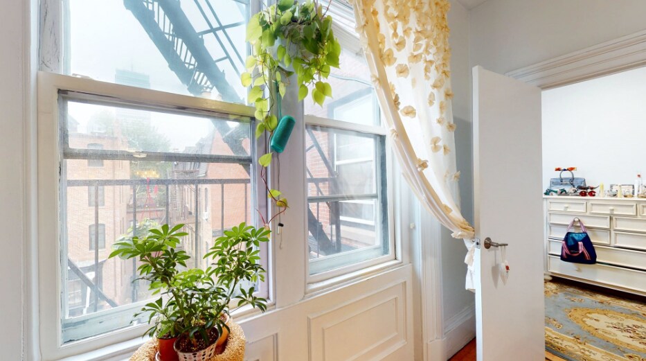 Building Photo - 482 Beacon St