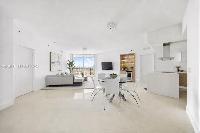 Building Photo - 17301 Biscayne Blvd