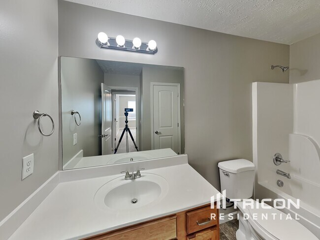 Building Photo - 1809 Sunray Dr