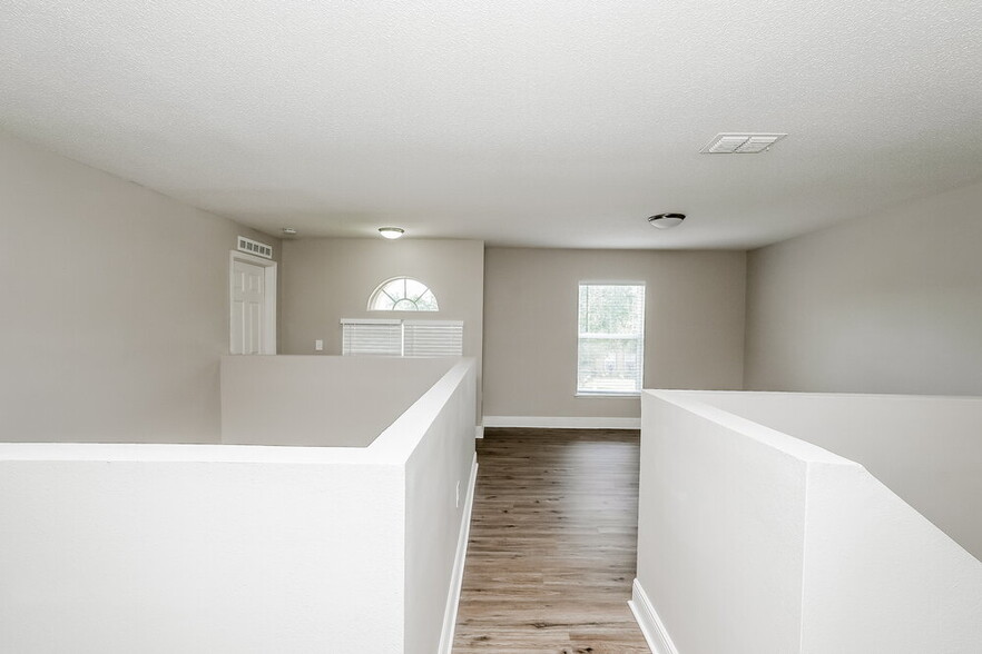 Building Photo - 12923 Tribute Dr