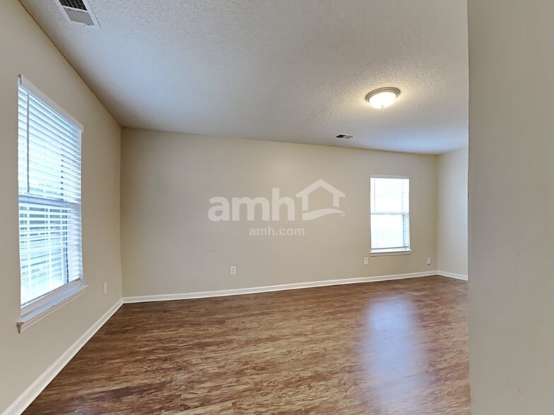 Building Photo - 2009 Clipstone Dr