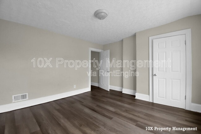 Building Photo - 332 Lechner Ave