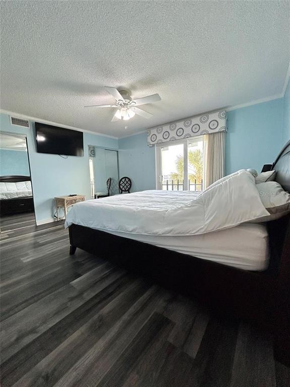 Building Photo - 868 Bayway Blvd