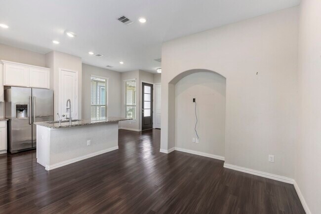 Building Photo - 5021 Lehman Oaks Dr