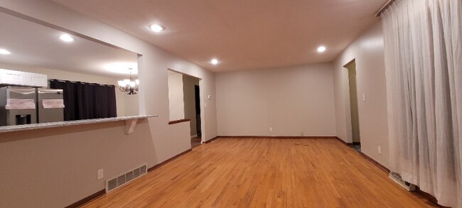 Building Photo - 28810 Cannon Rd