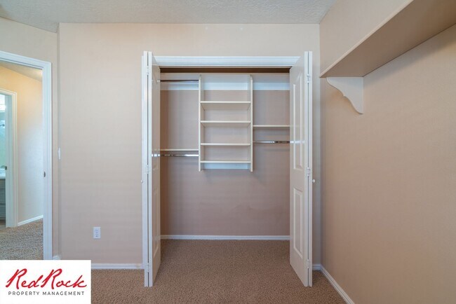 Building Photo - Pet Friendly - 4 Bed 2 Bath for rent in St. George