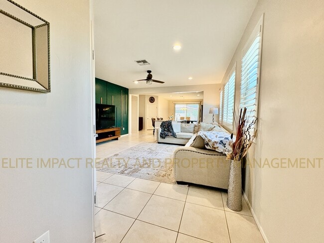 Building Photo - 6711 E Via Boca Grande
