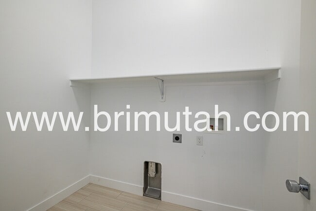 Building Photo - 9196 S Holiday Bowl Ct