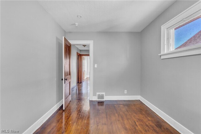Building Photo - 4453 W 48th St