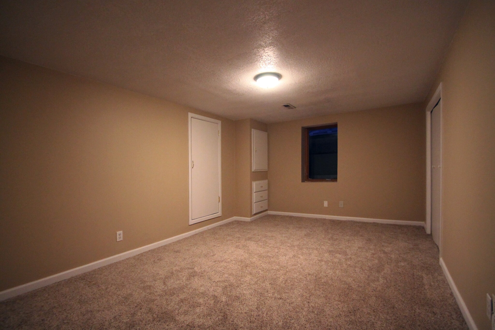 Building Photo - 9340 Oakland Ave S