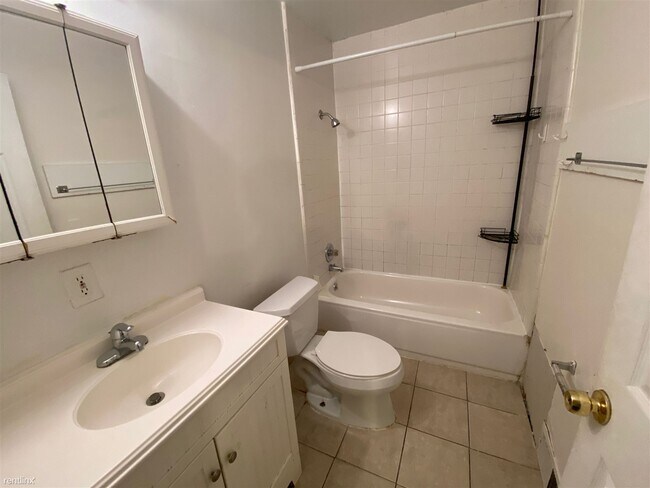 Building Photo - 5 br, 2 bath House - 314 E Summit St