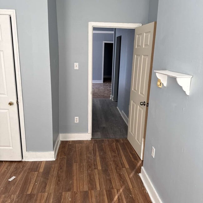 Primary Photo - 831 Kirkwood St