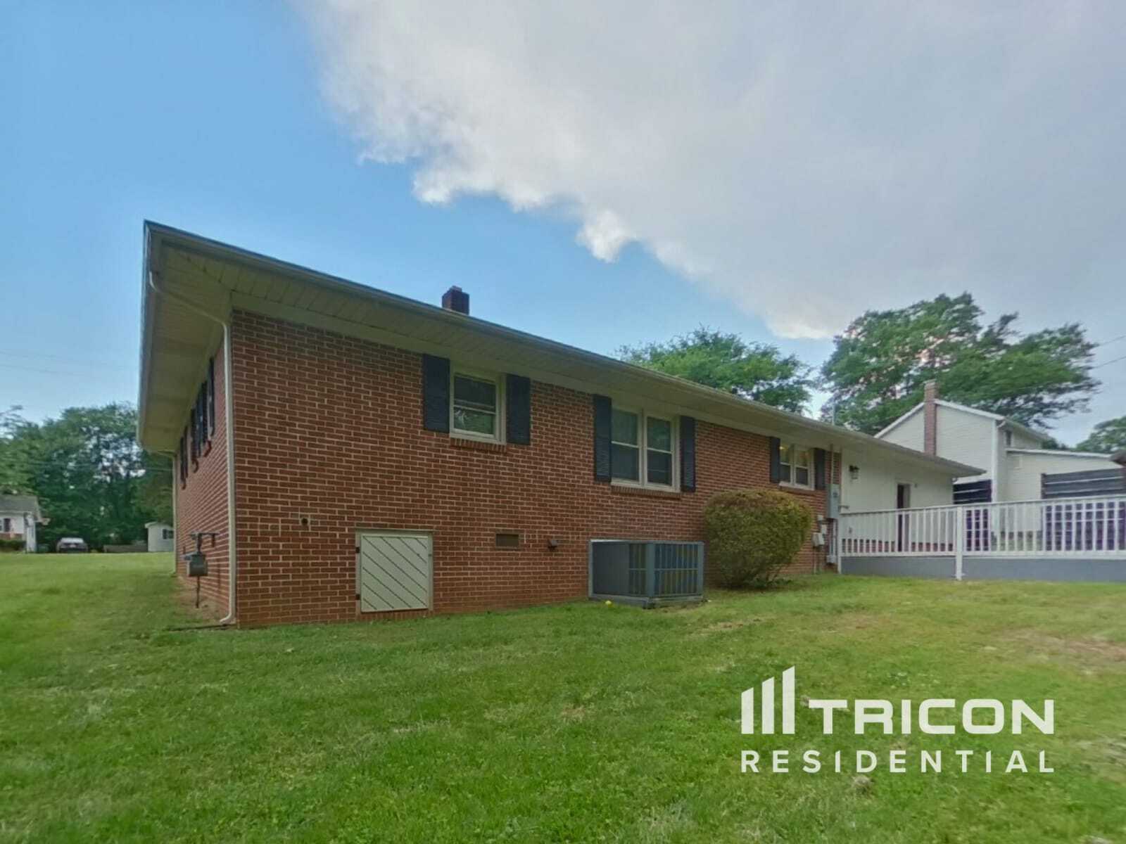 Building Photo - 119 Nantz St