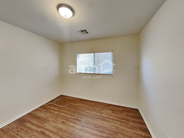 Building Photo - 11561 Andorra St