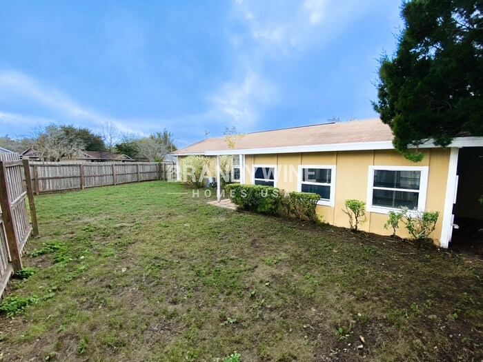 Building Photo - 4965 Reginald Rd
