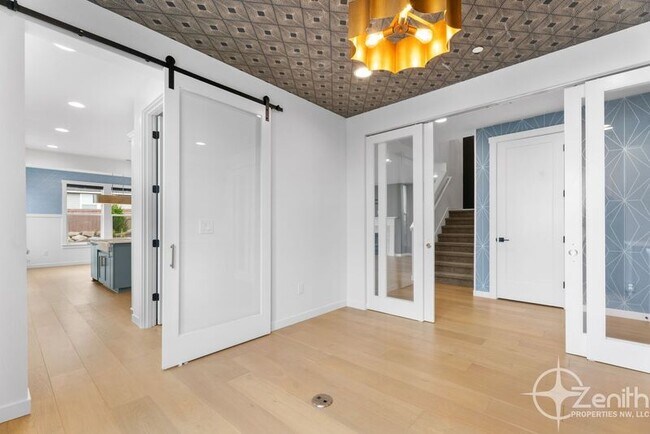 Building Photo - 990 W Magnolia Loop