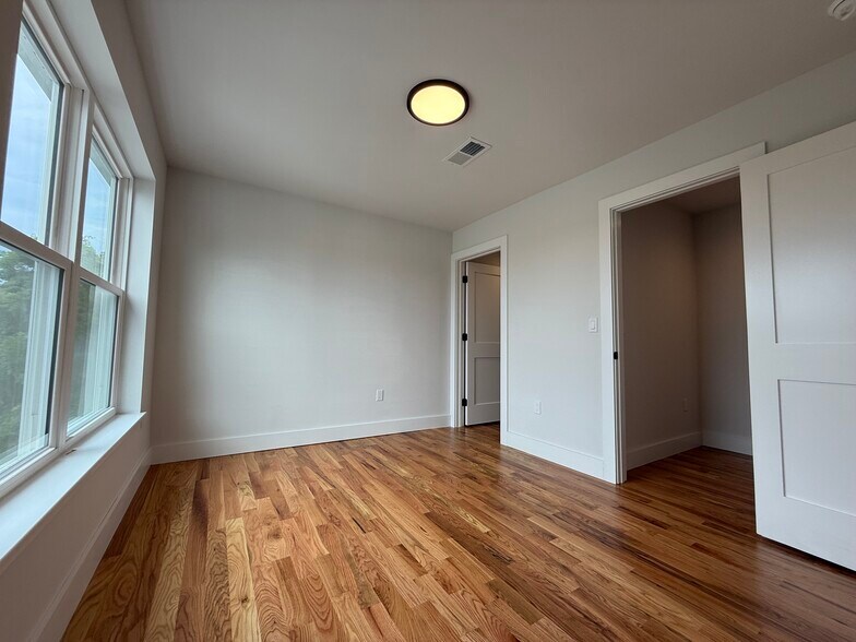 3rd floor - 160 Main St