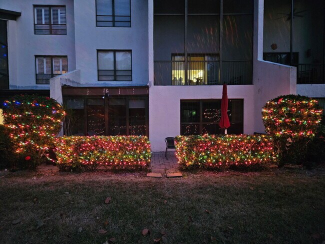 Building Photo - 900 Greensward Ln
