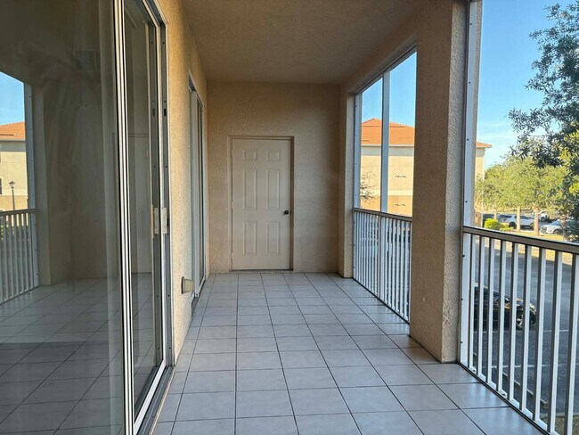 Building Photo - 2/2 Condo for Rent in Fort Myers