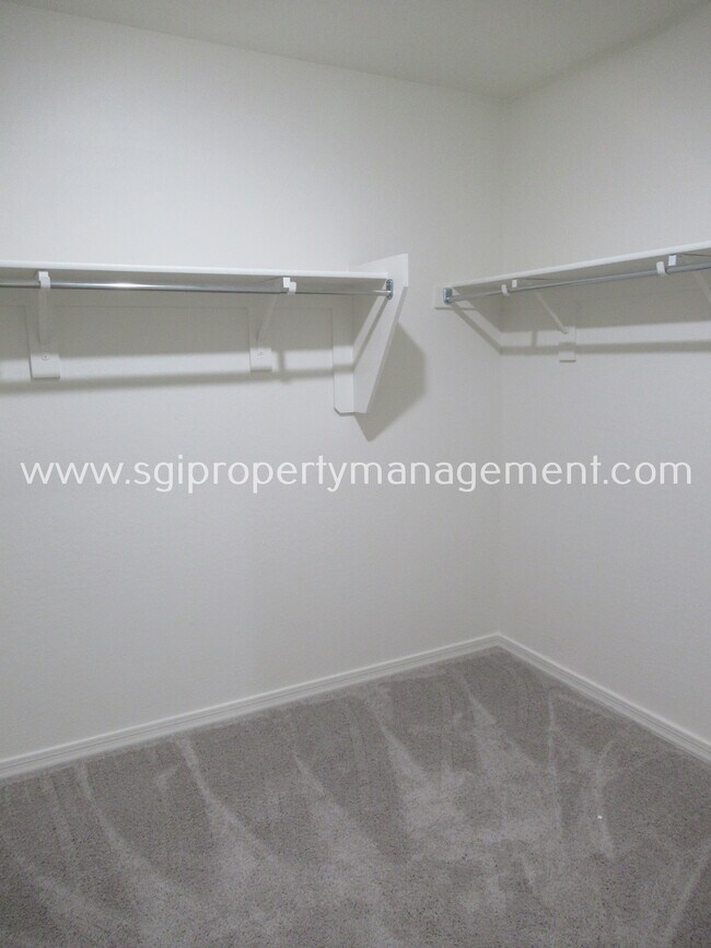 Building Photo - 19218 W Pierson St