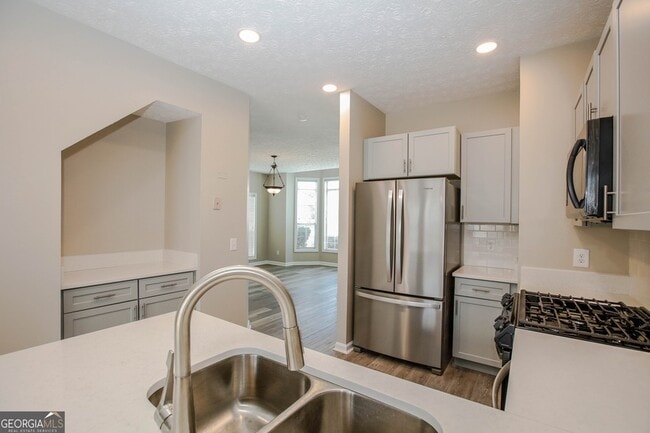 Building Photo - 4130 Wildridge Dr