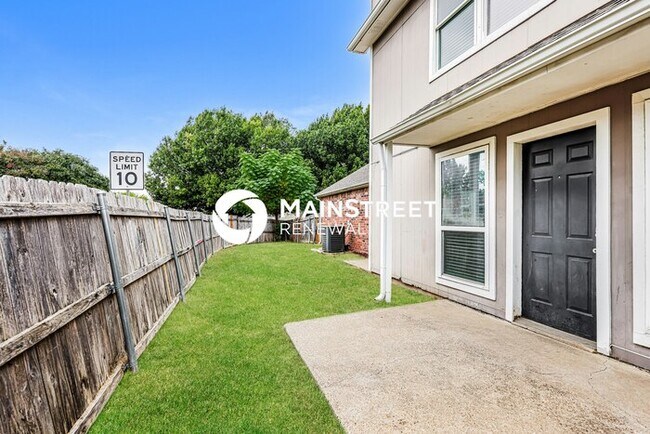 Building Photo - 4 Bedroom Pet-Friendly Home in Mesquite, TX with Main Street Renewal