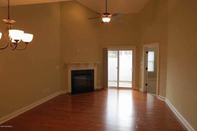 Building Photo - 1805 Fox Den Way