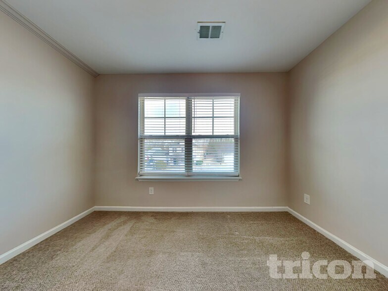 Building Photo - 539 Branch Wood Dr