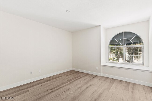 Building Photo - 2251 Wigwam Pkwy